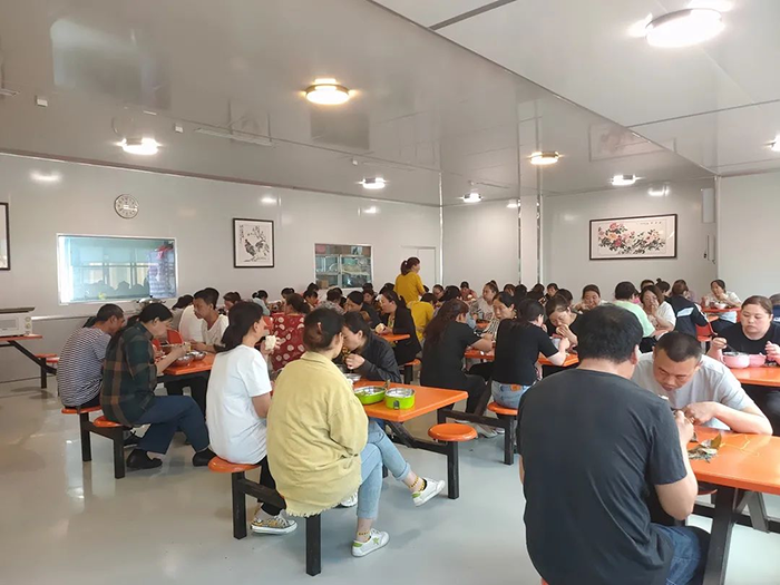 悠悠粽香飄幸福，濃情端午暖人心